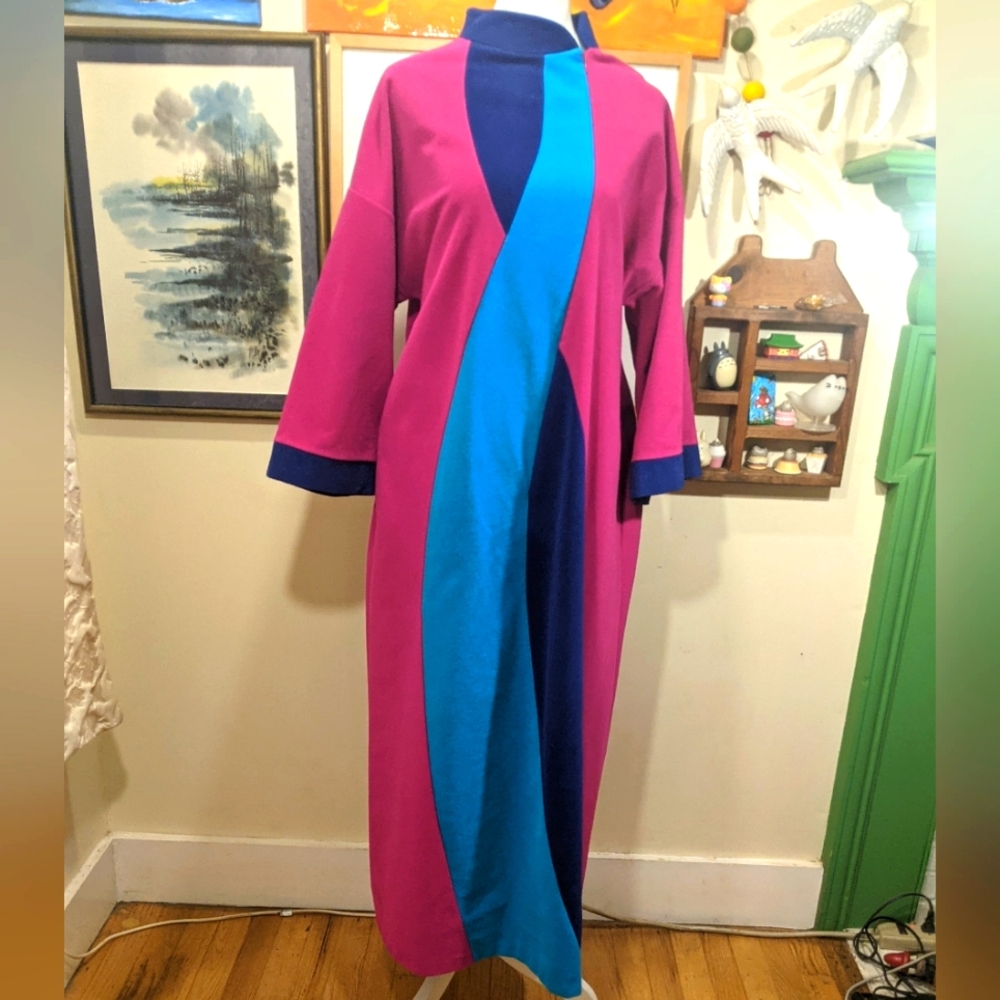 Vintage 1970s Vanity Fair Women's Size M Kaftan House Coat Bright Color Velour